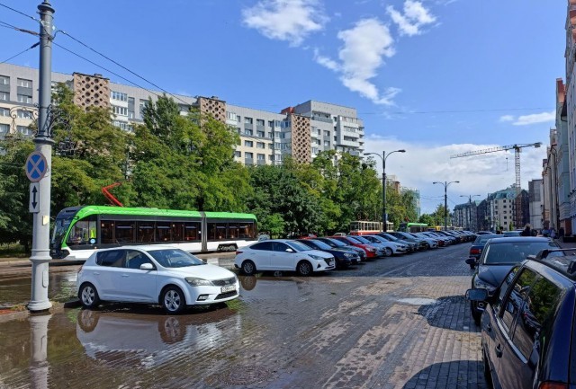 На улице Октябрьской в Калининграде обустроят велодорожки и пешеходную зону
На улице Октябрьской в Калининграде обустроят велодорожки и пешеходную зону