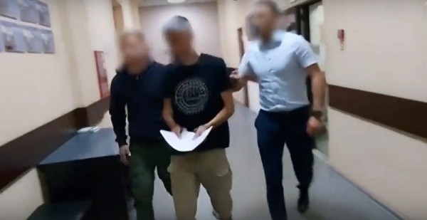 Начальника полиции в Янтарном задержали с долларами США