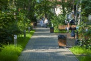 
						&laquo;Круглые качели и длинные скамейки&raquo;: как выглядит благоустроенный парк &laquo;Вектор&raquo; в Зеленоградске (фото)											