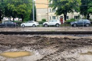 «Рельсы под дождём»: в Калининграде начали ремонтировать участок Фестивальной аллеи (фото)
«Рельсы под дождём»: в Калининграде начали ремонтировать участок Фестивальной аллеи (фото)