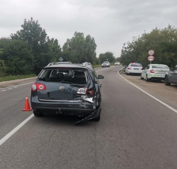 В Калининграде фура бесславно пыталась ускорить «Фольксваген» В Калининграде фура бесславно пыталась ускорить «Фольксваген»