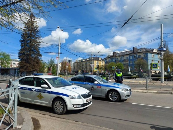 В Калининграде из-за 16-летнего дельца встал автобус В Калининграде из-за 16-летнего дельца встал автобус